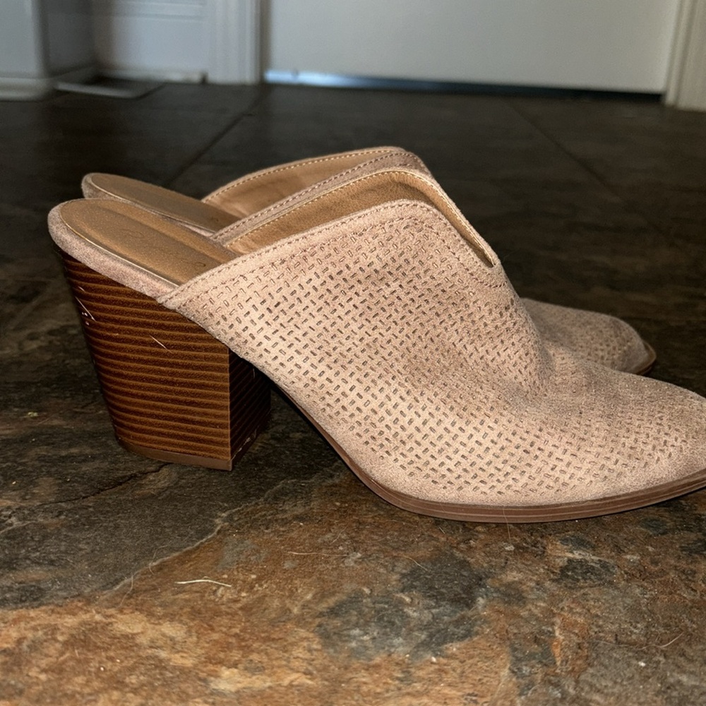 Qupid Heeled Mules || Size 8.5 || GUC